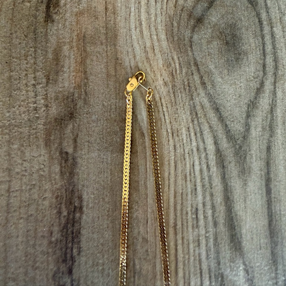 Gold Chain - Picture 2 of 4